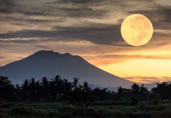 Full Moon (Purnama Kesanga)