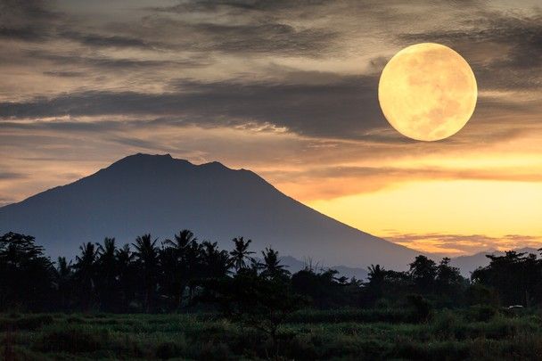 Full Moon (Purnama Kesanga)