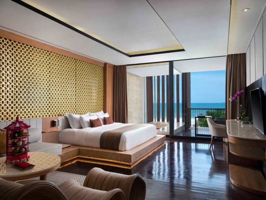 Elegant Retreats: Luxurious Suites at Grand Seminyak